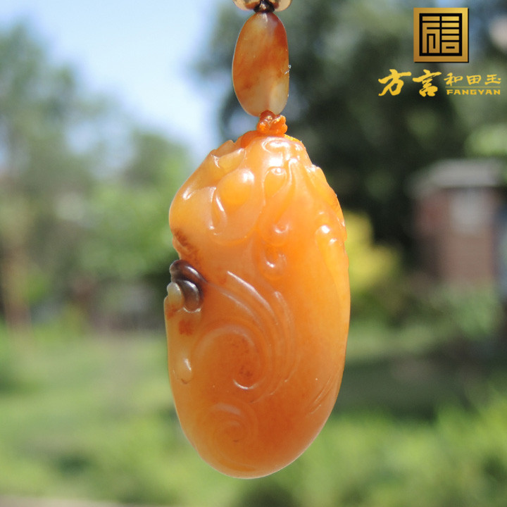 方言精品放漏杨大钊珍稀名品玉鸡油黄色黄沁籽料祥瑞瑞兽吊坠F