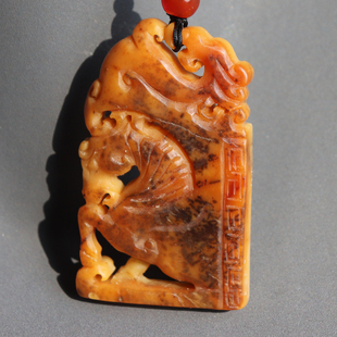 惊呆了方言精品和田玉佩戴级唐河黄沁皮籽料龙马精神吊坠挂件A8