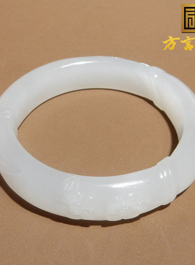 方言女和田玉白玉手镯