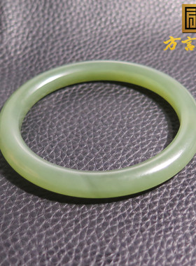 亮眼方言和田玉精品收藏级青海老坑料细腻油润湖水绿卡54mm手镯X5