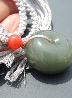 高品质标本收藏级新疆且末蓝色基调青白玉山料厚重轮胎大平安扣R