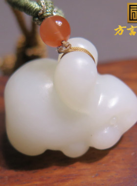 捡漏方言和田玉精品收藏级新疆且末细腻油润白玉生肖兔吊坠挂件X5