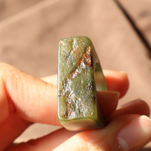 惊呆了方言和田玉特色新疆和田玉黄沁皮碧玉籽料19mm戒指戒圈A2