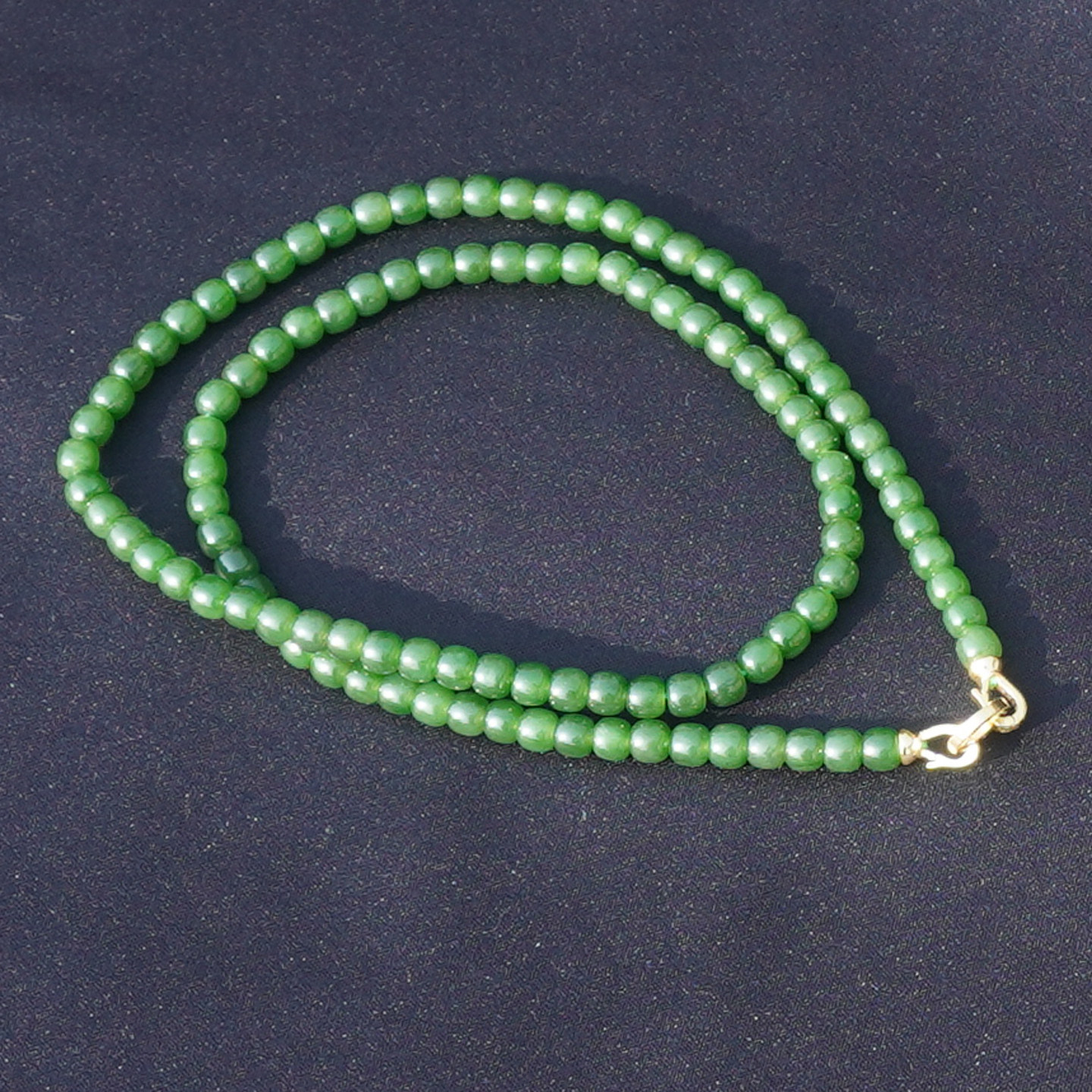 方言和田玉俄料细腻阳绿碧玉手串