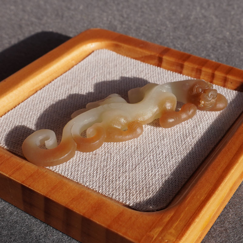 特色方言精品珍藏级新疆高脂糯且末料白玉飘糖仿古赤龙吊坠挂件X3