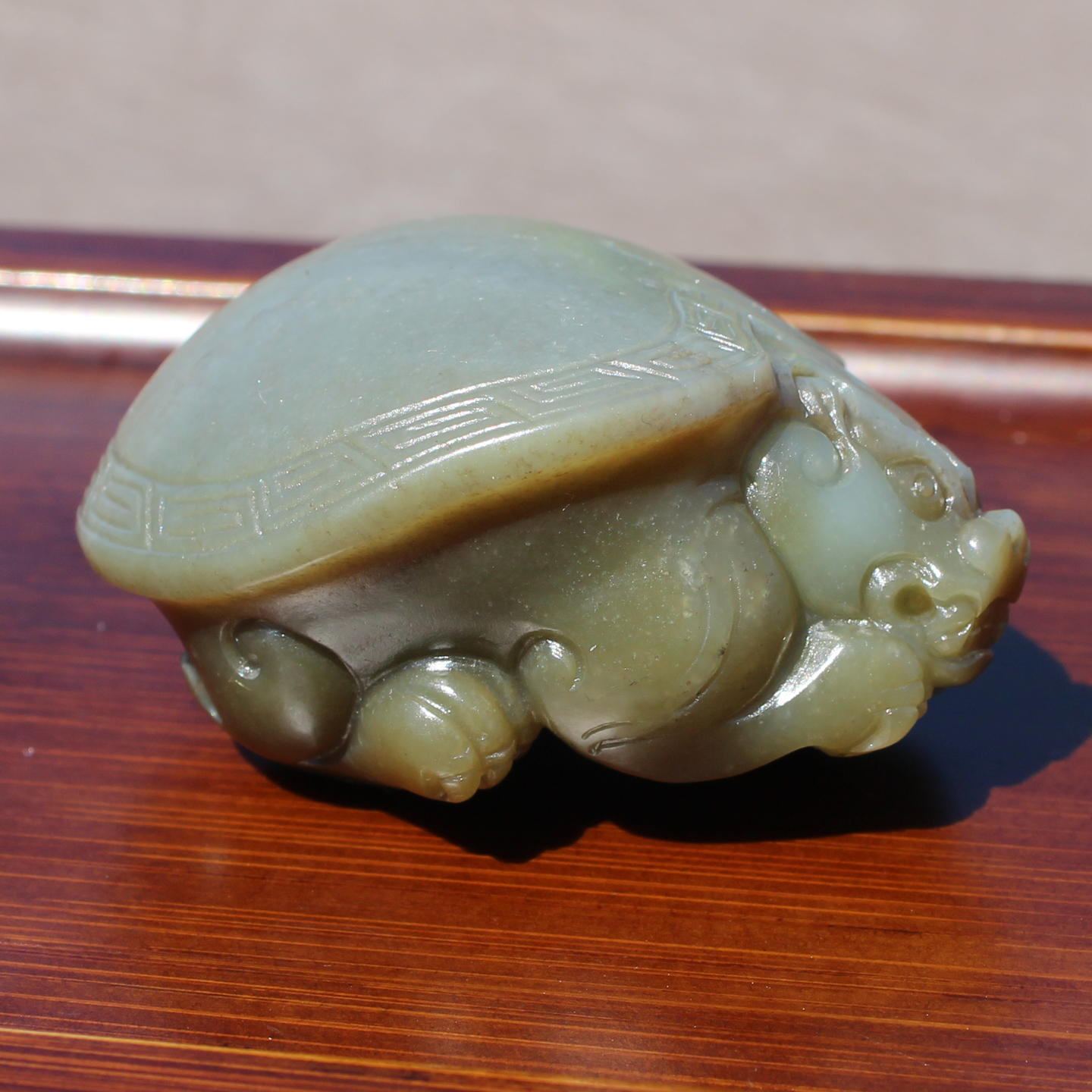 新疆老熟白皮糖玉龙龟把件摆件