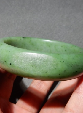 方言和田碧玉籽料手镯油润细腻