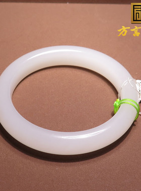 收藏级俄料老坑巨细腻白玉女神镯