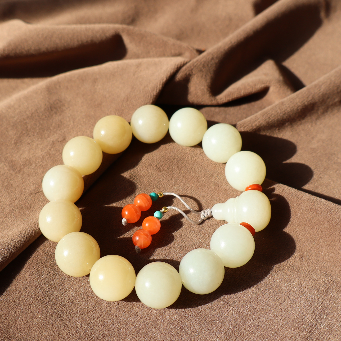 新疆且末糖白玉细油16mm圆珠手链