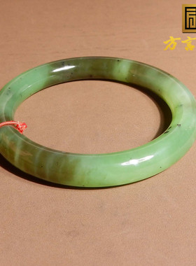 方言和田玉俄罗斯油润高脂猕猴桃果绿碧玉带糖卡57mm正装手镯s10
