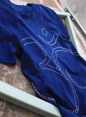靛DIAN 蓝染瑜伽符号T恤 植物染色tshirt 手工刺子绣tee