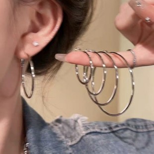 欧美夸张大耳圈2025新款 耳钉女高级感独特耳环小众设计感耳饰 爆款