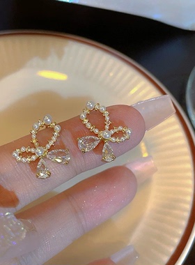 轻奢蝴蝶锆石耳环仙气简约时尚