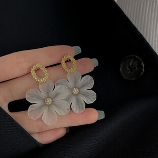 925银针超仙白色花朵耳环简约百搭亚克力耳坠女港风夸张大气耳饰