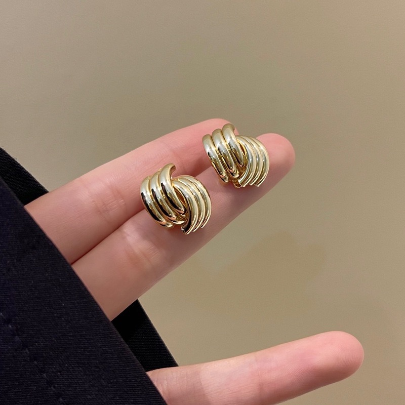 欧美风金属线条交叉耳环