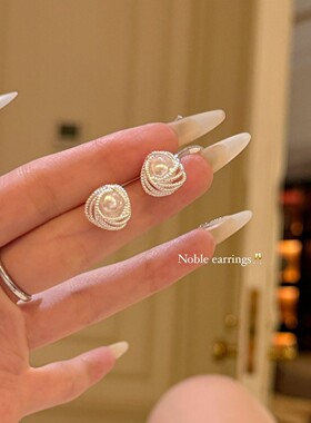 设计感麻花线条缠绕珍珠耳钉女小香风个性独特精致时尚耳环耳饰