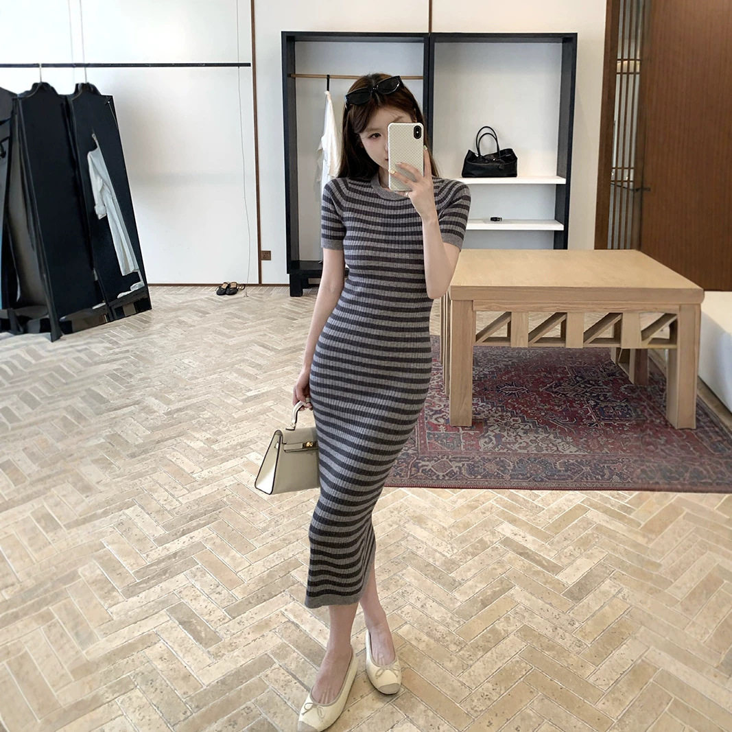 法式气质绝美长款修身显瘦裙子感包臀长裙条纹针织连衣裙女夏