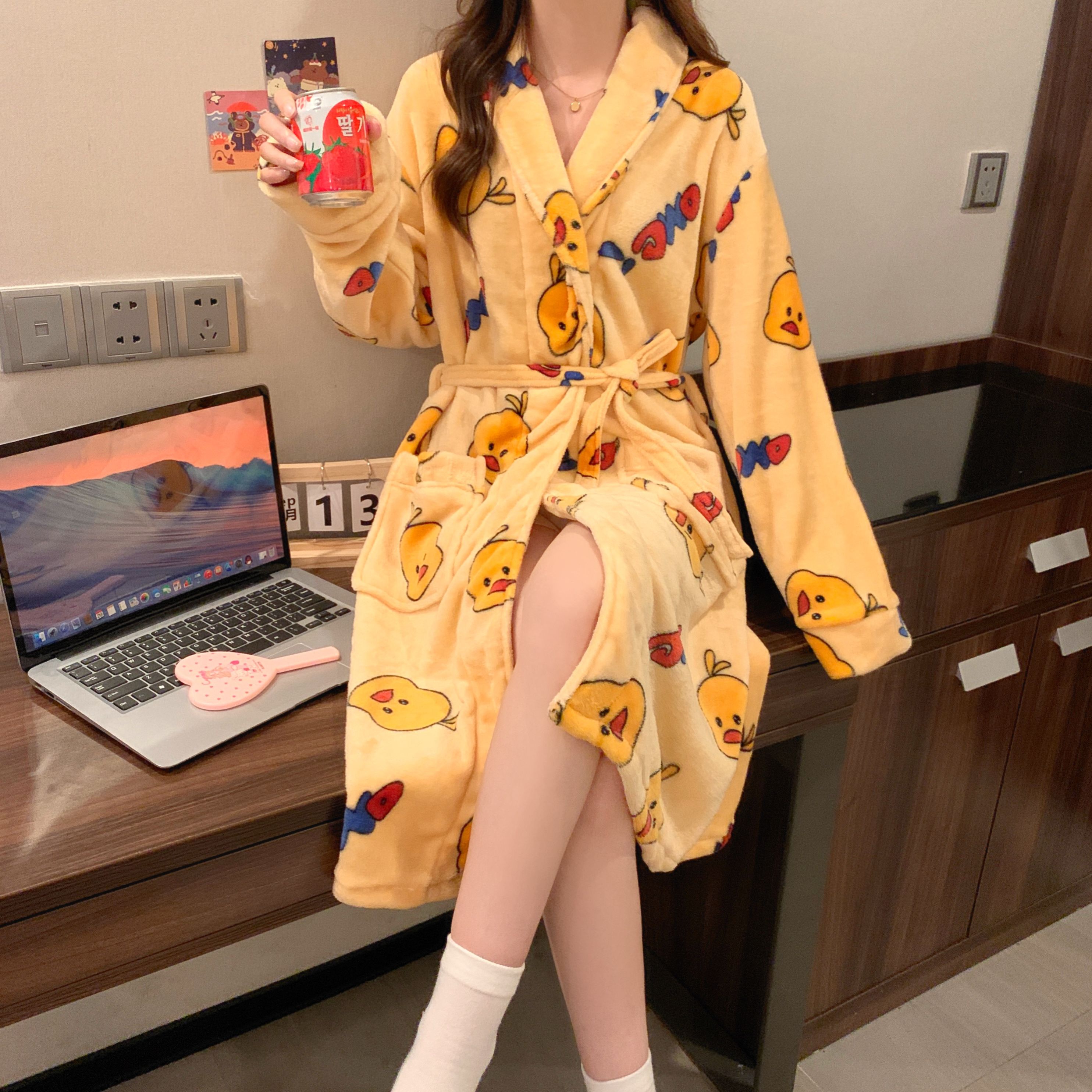 珊瑚绒睡袍少女士可爱冬天加绒薄绒毛法兰绒长袖睡衣毛茸茸中长款