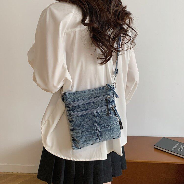 复古做旧牛仔斜挎包 双拉链分层收纳 轻便通勤小挎包
