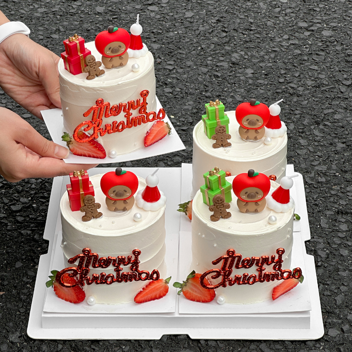 2026网红圣诞节蛋糕装饰苹果帽卡皮巴拉摆件MerryChristmas插件