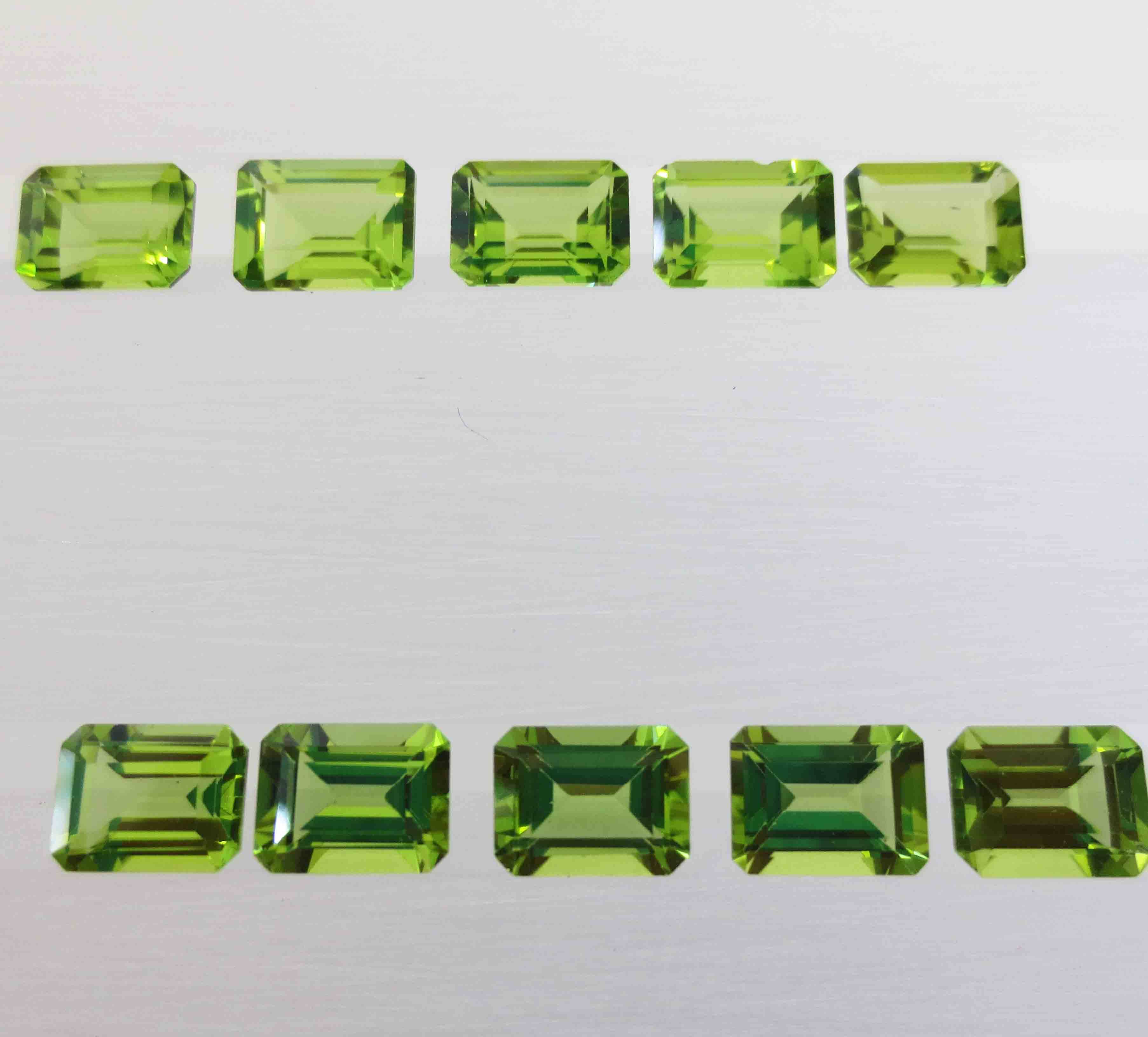 新货天然橄榄石裸石戒面5*7mm长方1克拉高火彩高精度定制戒指项坠