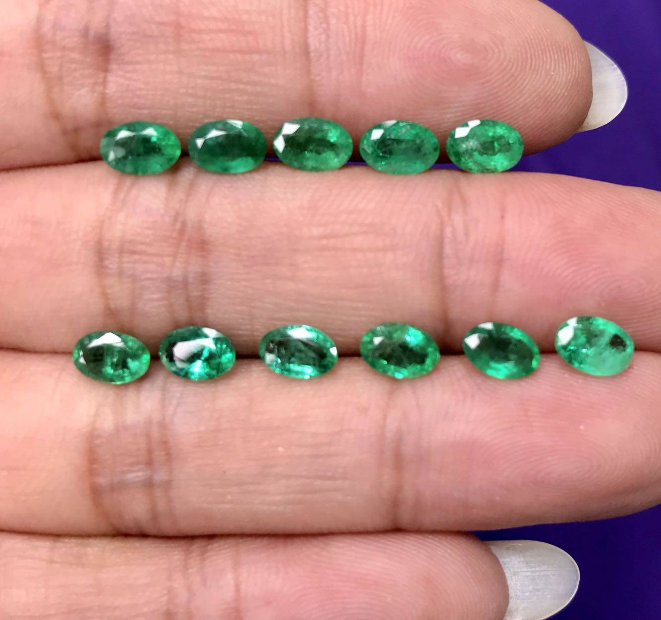 天然哥伦比亚祖母绿宝石裸石戒面椭圆刻面4*6mm性价比高无烧少油