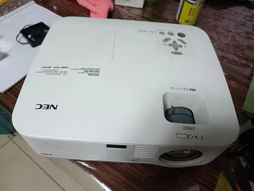 NEC二手投影机仪NEC内置安卓无线蓝牙办公家用高清高亮培训ppt直投3LCD