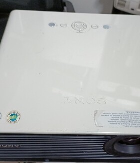 二手投影机投影仪索尼EX130 3000流商务办工家用高清亮度好