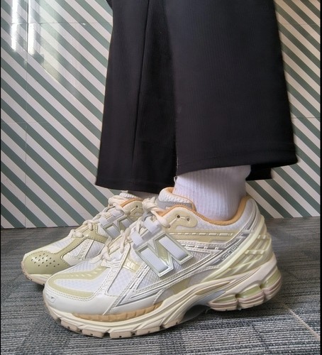New Balance 1906R经典复古低帮休闲跑步鞋M1906NLY