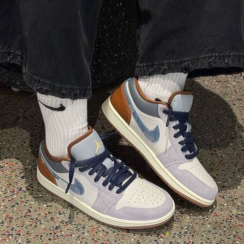 七 NIKE耐克Air Jordan 1白蓝新款低帮男子运动休闲鞋 FZ5042-041