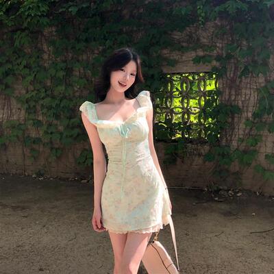 薄荷绿特别漂亮掐腰小飞袖吊带连衣裙女夏高级感小个子短款碎花裙