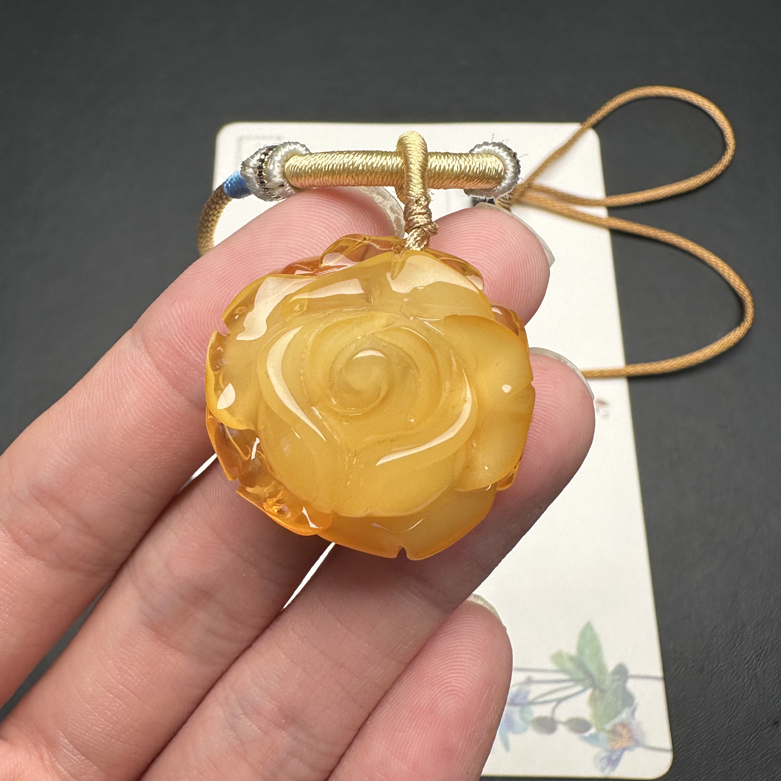 精品鸡油黄蜜蜡玫瑰花吊坠项链 颈饰