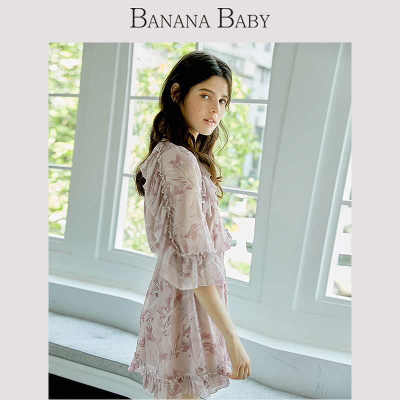 BANANA BABY2018Ïļ¾Ð¿îÌðÃÀÓ¡»¨È¹ÏÔÊݶÌÐäϵ´øË黨ѩ·ÄÁ¬ÒÂȹ