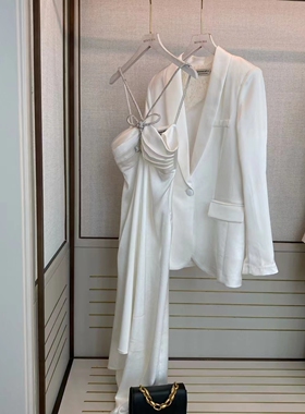 醋酸缎面挂脖吊带水钻蝴蝶结中长款连衣裙礼服高级感西装两件套装