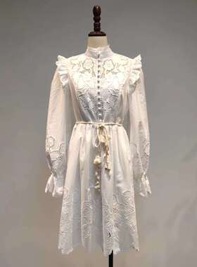 2020小众亚麻镂空刺绣荷叶边收腰显瘦长袖连衣裙仙女度假白色短裙