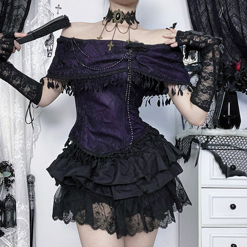 哥特风一字肩上衣公爵夫人穿搭