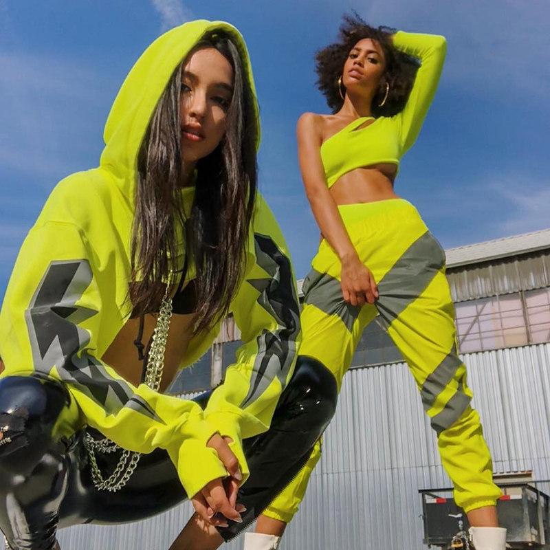 2019欧美长袖抽绳连帽卫衣女金属链反光印花宽松短款加厚外套秋冬|ruв категории Женская одежда, свитер/свитер - от Buy2taobao.com для оказания профессиональной услуги покупки агента Taobao