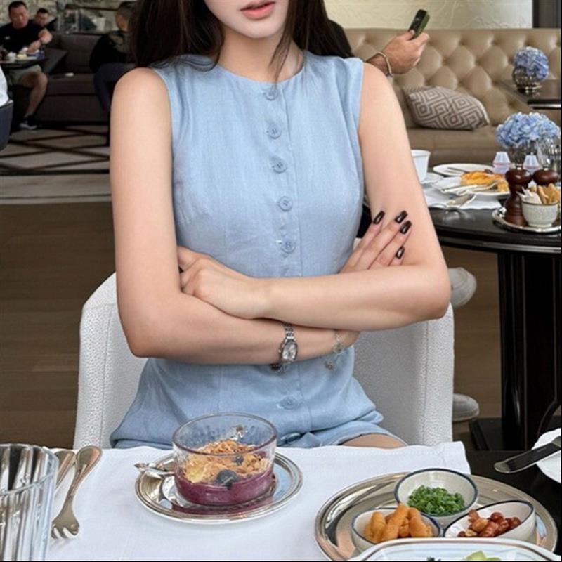 韩系背心式连衣裙女2026夏季新款无袖单排扣小个子显瘦纯色裙子