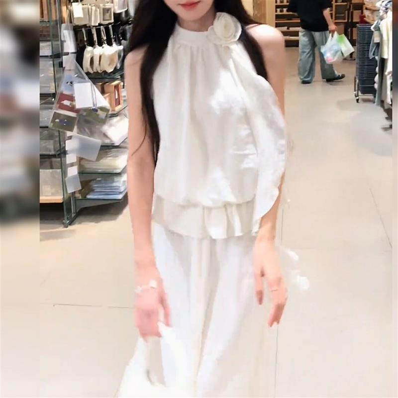 海边度假白月光初恋白色挂脖上衣裙子女夏季2026新款流行爆款长裙