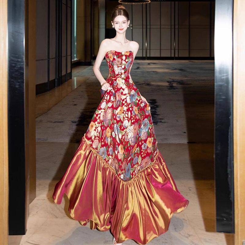 抹胸晚礼服2025新款新娘晨袍敬酒服红色名媛宴会年会高级感连衣裙