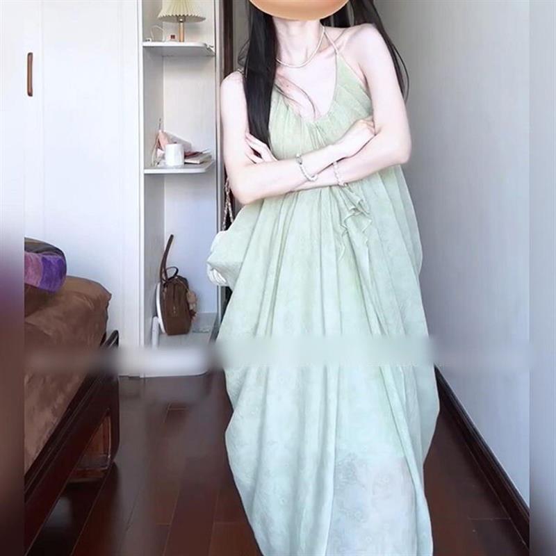 辣妹性感露背法式绿色V领挂脖吊带连衣裙女度假风仙气飘逸海边裙