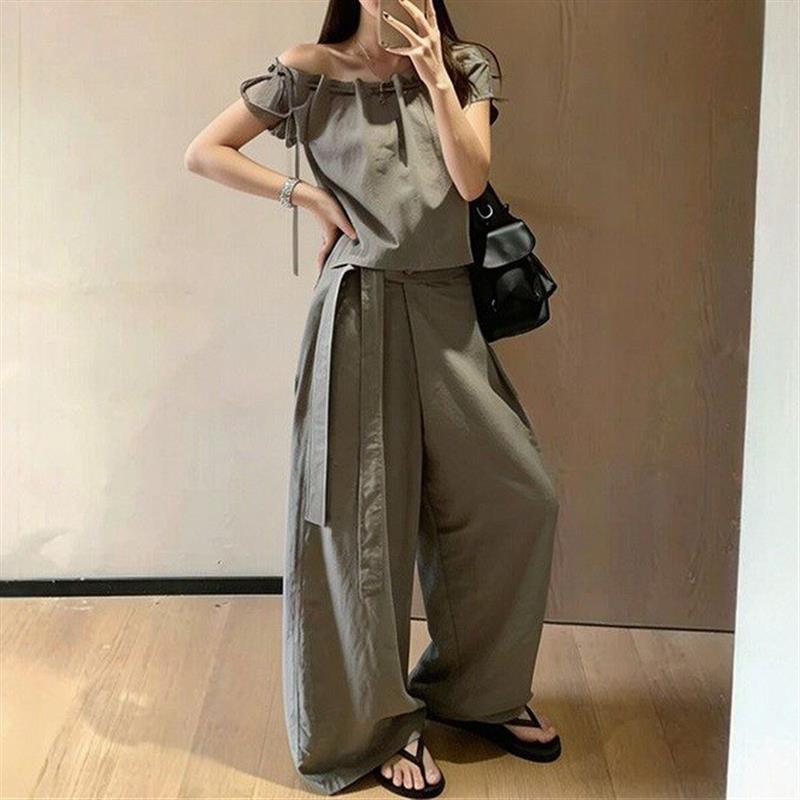 韩系气质时尚穿搭设计感可调节领口一字肩上衣女阔腿裤洋气两件套