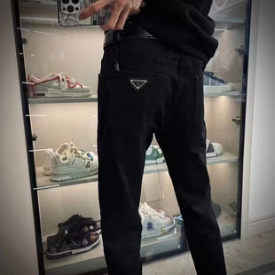 欧美潮牌黑色三角标牛仔裤男士秋冬季潮流百搭修身小直筒休闲裤子