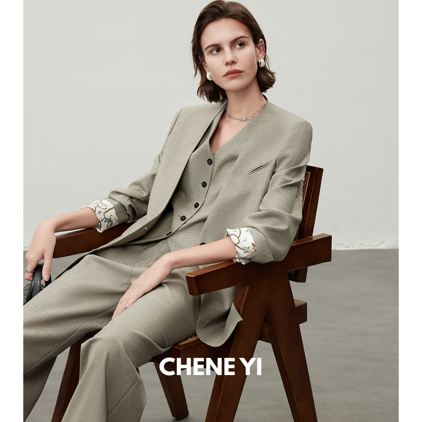 CHENE YI欧洲进口VBC精纺羊毛/定制真丝印花西装/马甲/西裤套装女
