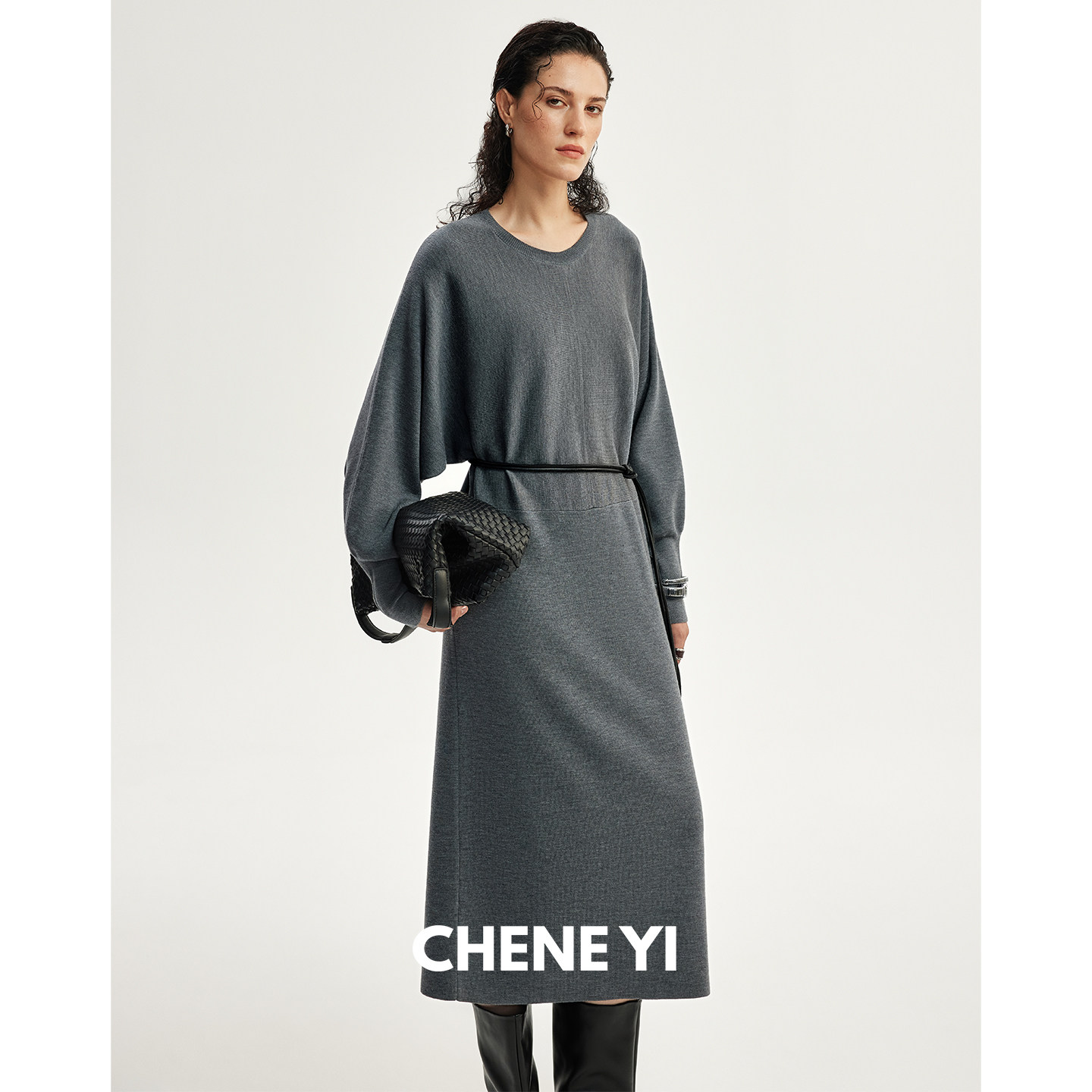 CHENE YI扬子纱线荃羊毛蝙蝠袖松弛直筒圆领高腰线分割针织连衣裙