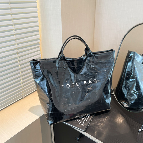 女士高级感百搭手提时尚包包女2025夏季新款简约大容量通勤托特包