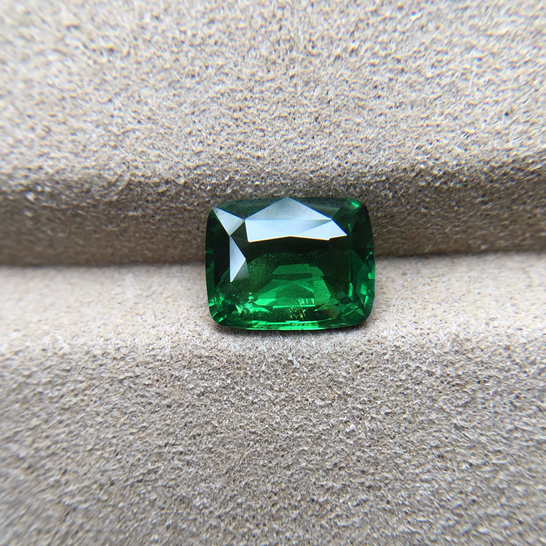 天然沙弗莱（铬钒钙铝榴石）3.2ct