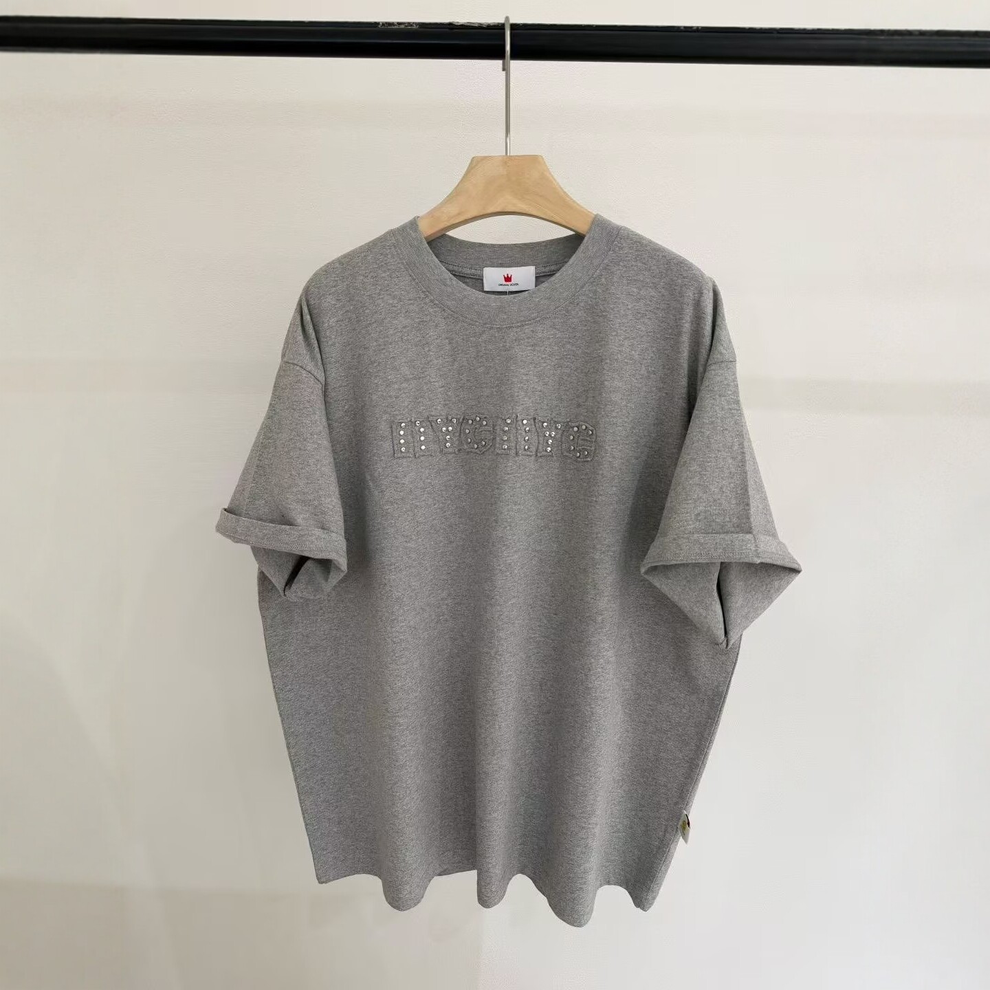 皇冠2026春夏韩版贴布刺绣英文宽松休闲中长款重磅圆领短袖T恤女