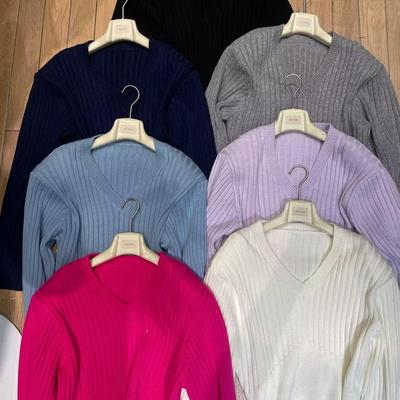 TRUST ME秋冬韩版复古V领修身显瘦简约百搭保暖纯色针织坑条毛衣