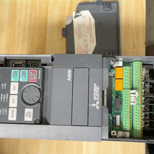 议价三菱075KW变频器FR-A820-075K-1可维修